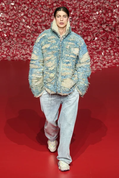 Look 11